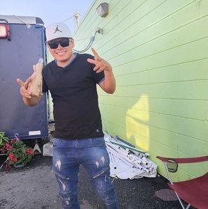 Meet your Posher, Cesar